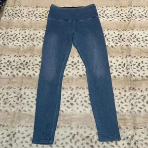 Lyssé Light Wash Denim Leggings